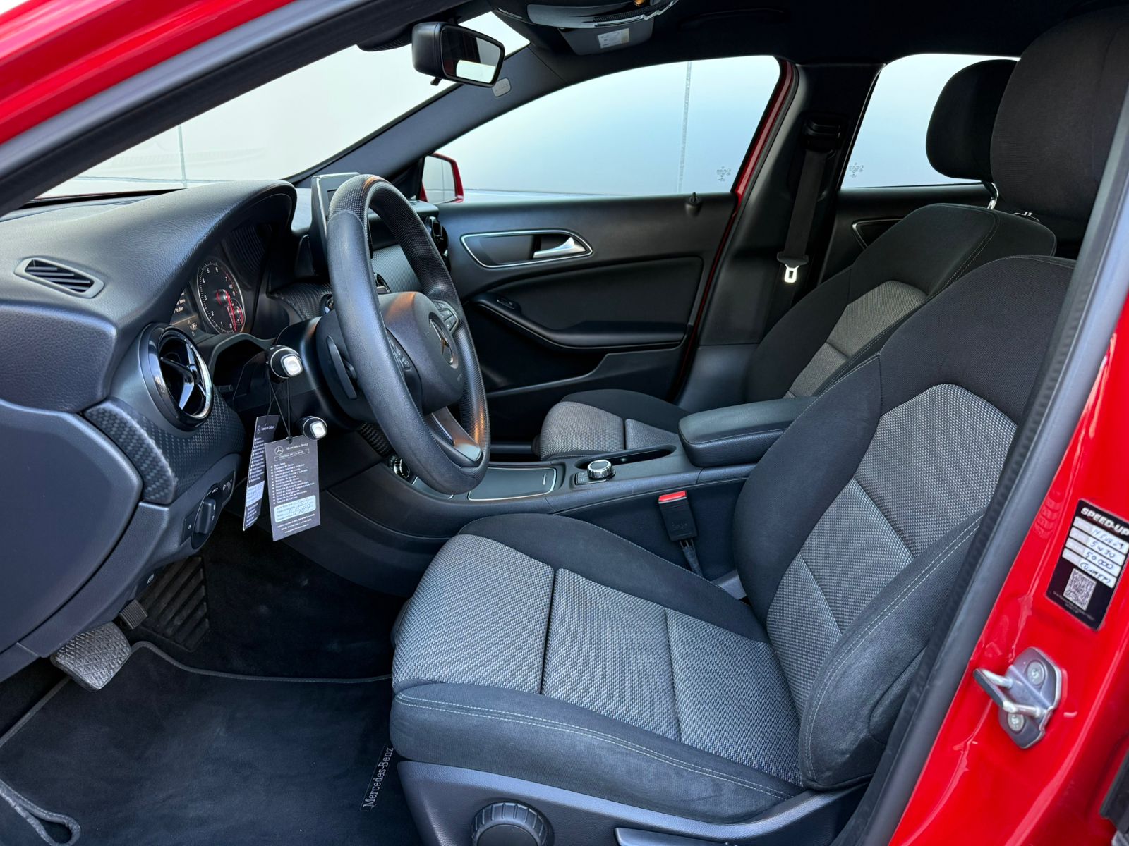 MERCEDES BENZ GLA 200 - Imagen 3