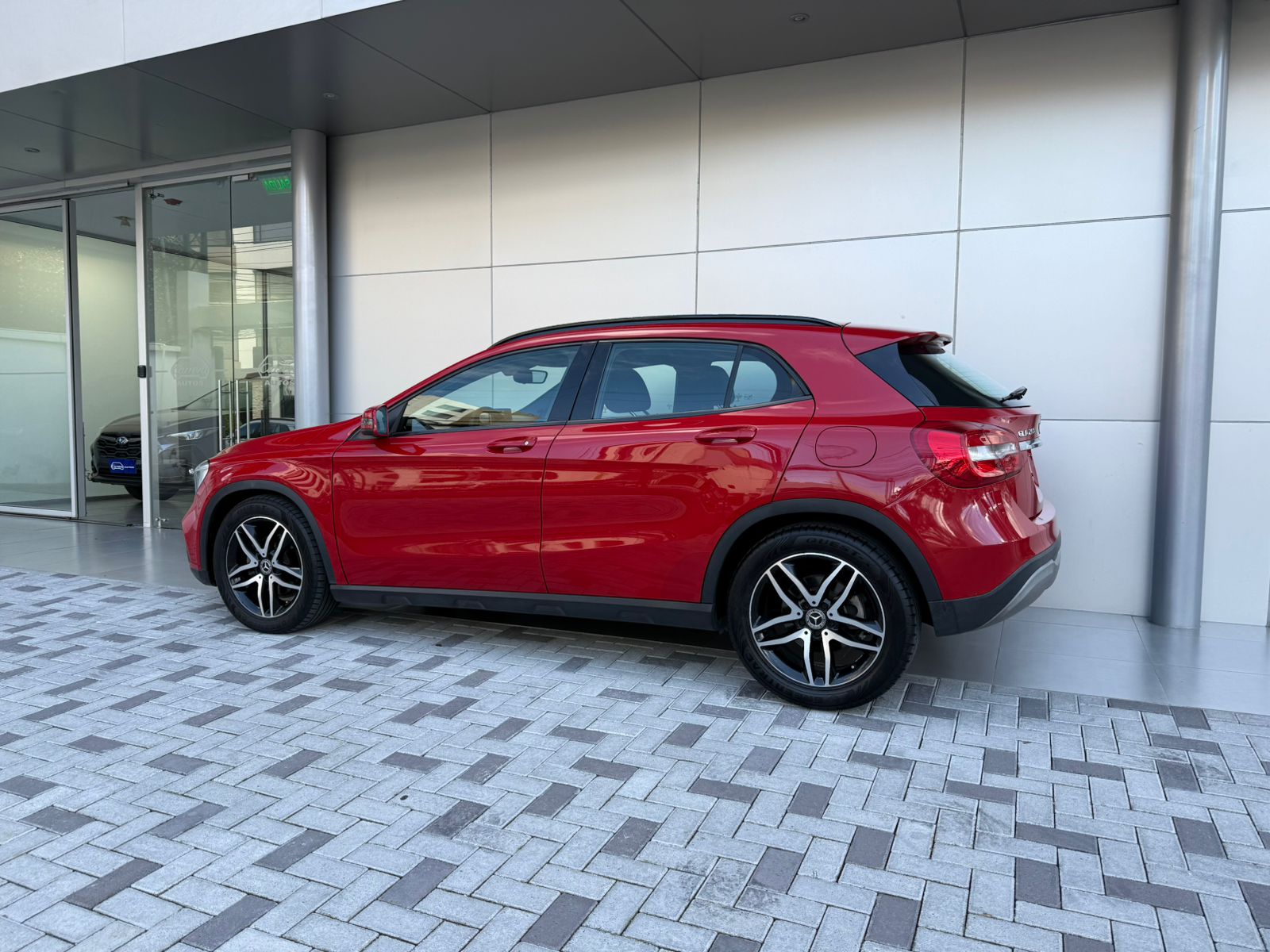 MERCEDES BENZ GLA 200 - Imagen 2