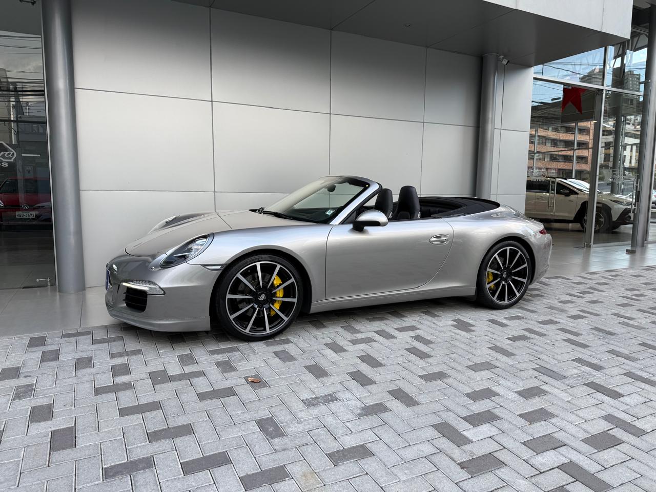 PORSCHE 911 CARRERA S