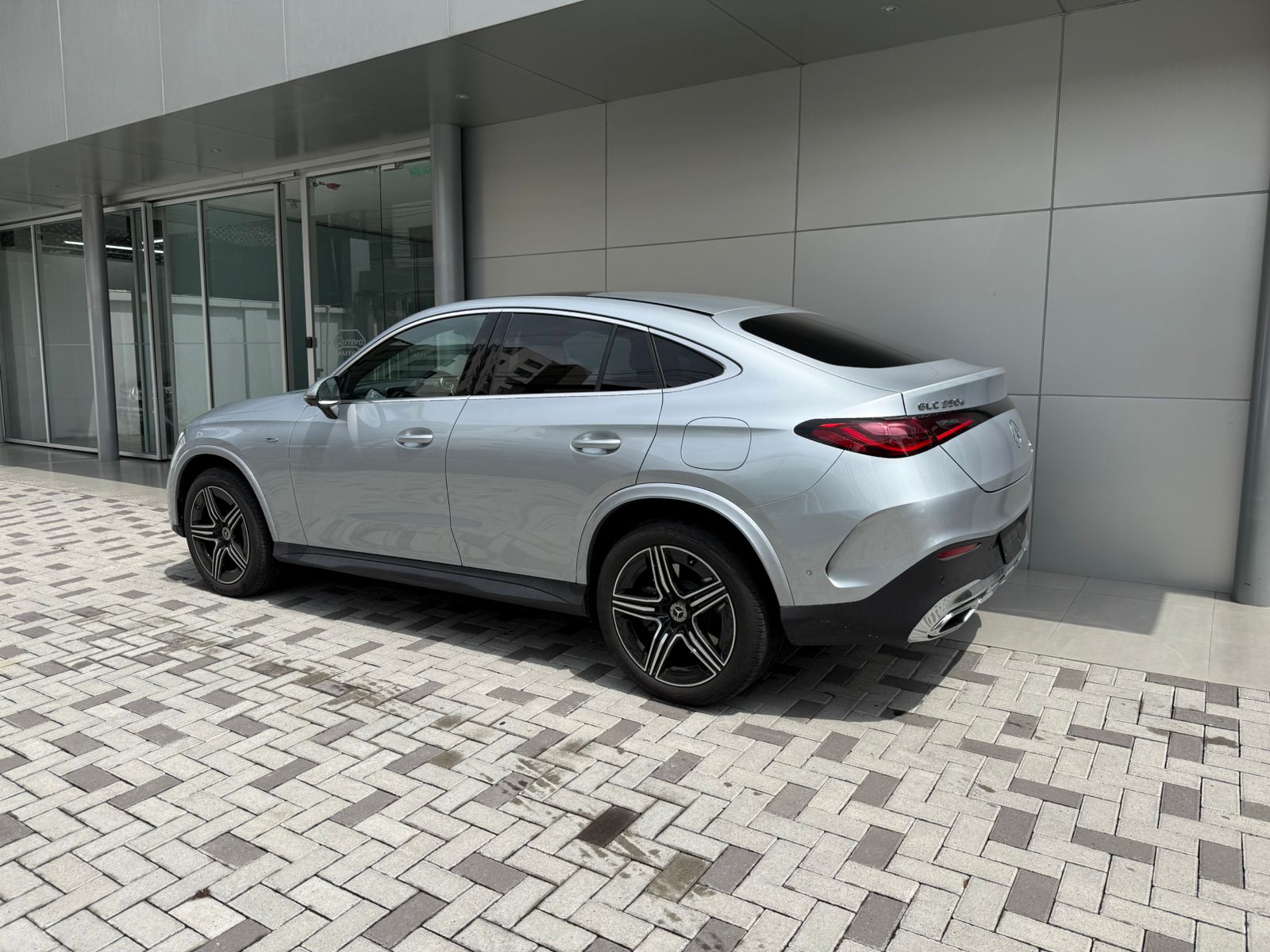 MERCEDES BENZ GLC350e - Imagen 2