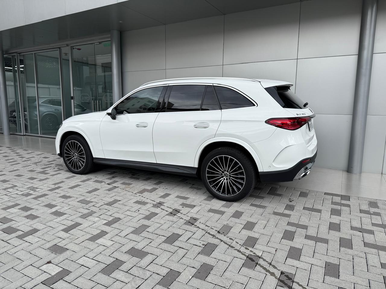 MERCEDES BENZ GLC300 - Imagen 2