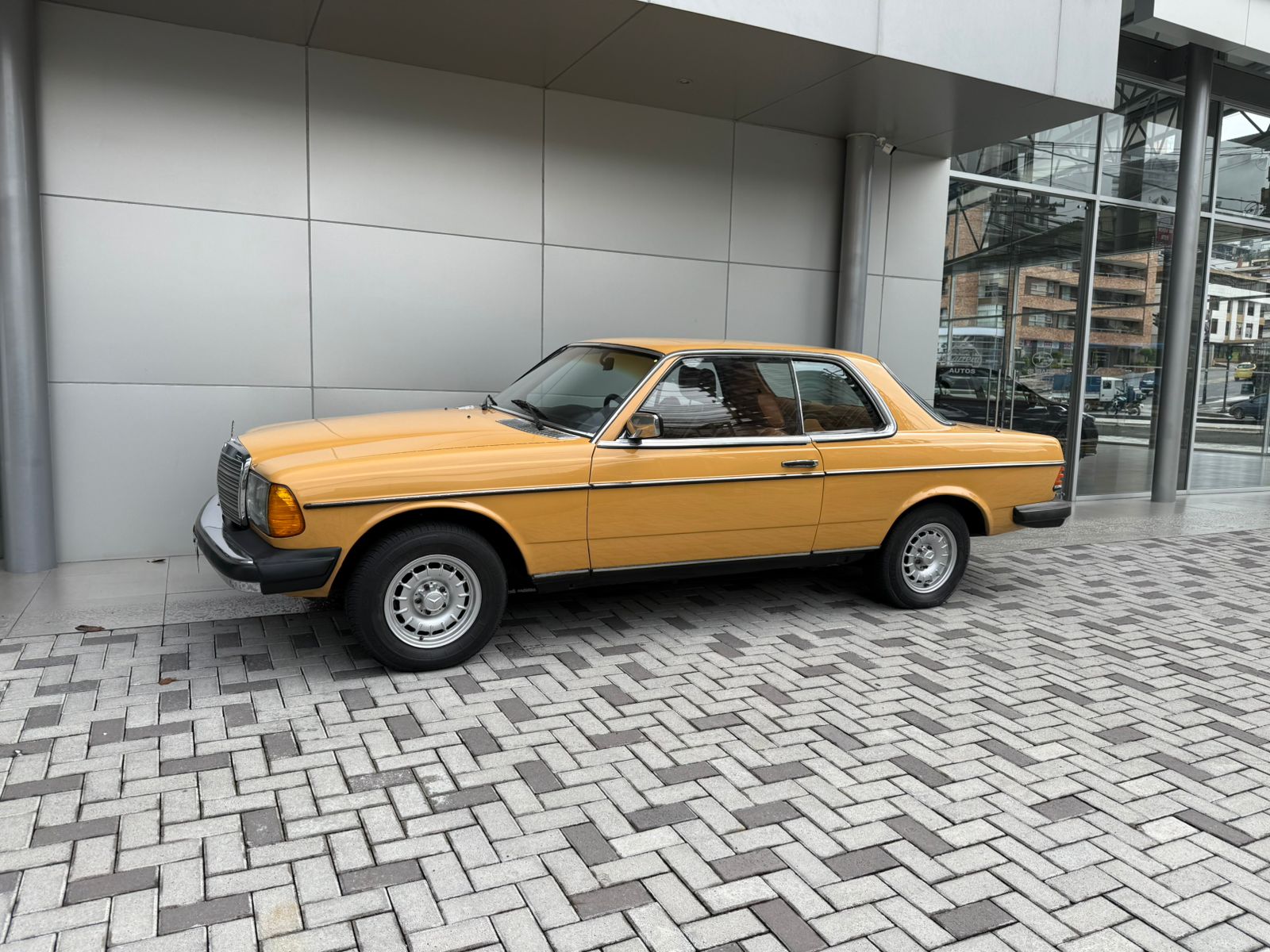 MERCEDES BENZ 280CE