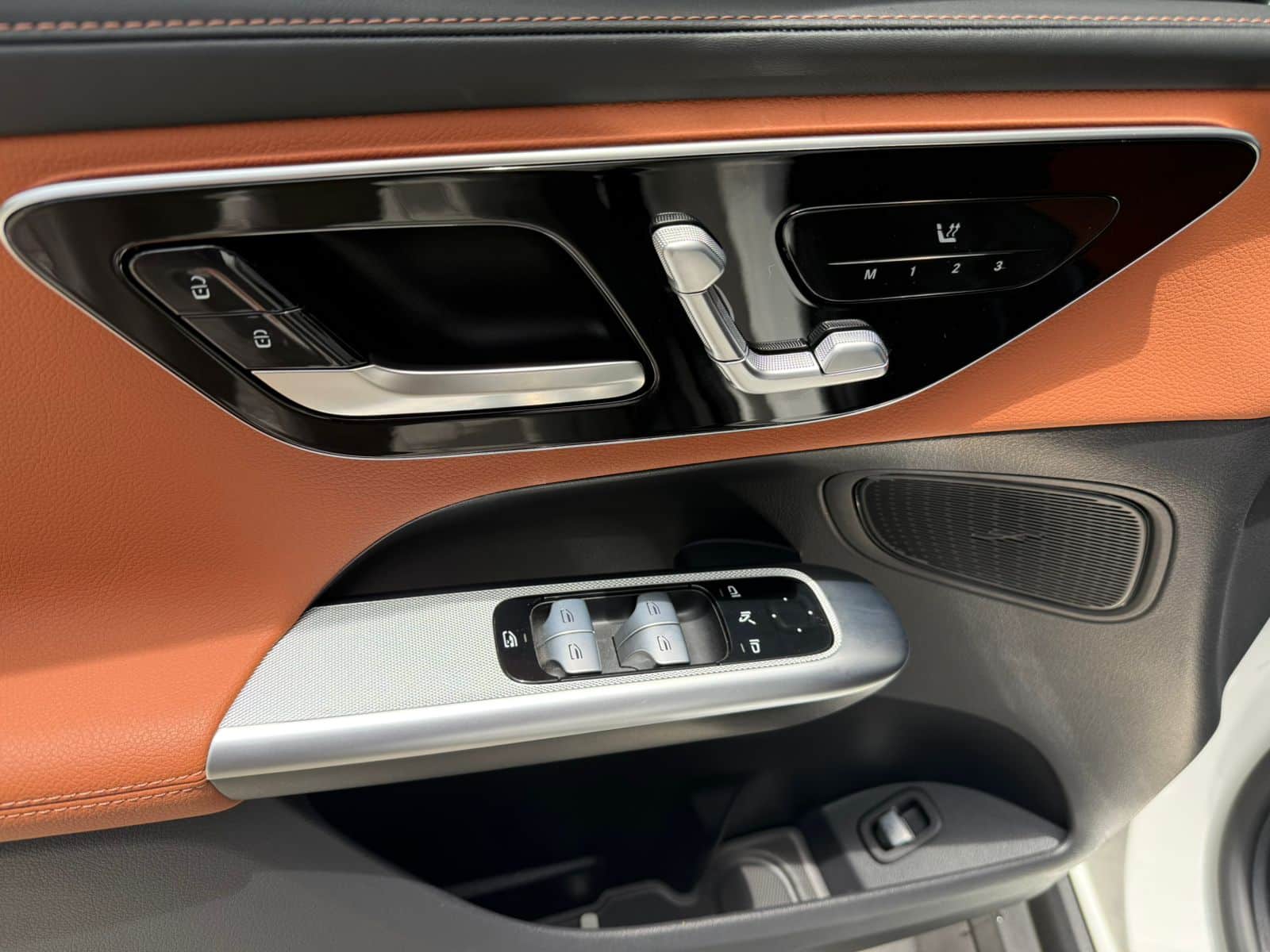 MERCEDES BENZ GLC300 - Imagen 6