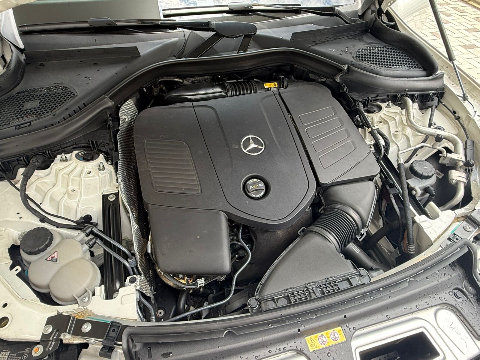 MERCEDES BENZ GLC300 - Imagen 8