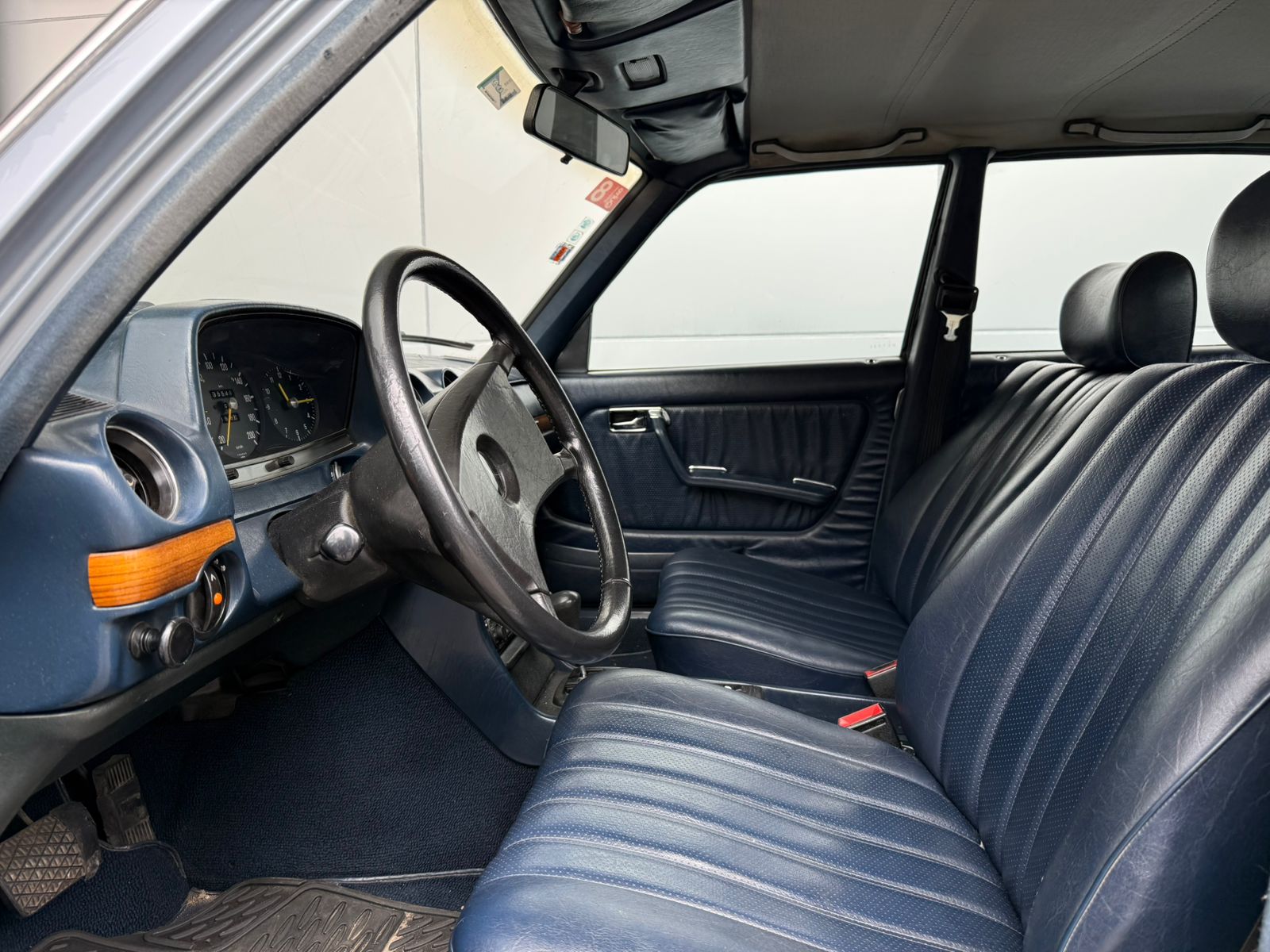 MERCEDES BENZ 280E - Imagen 3