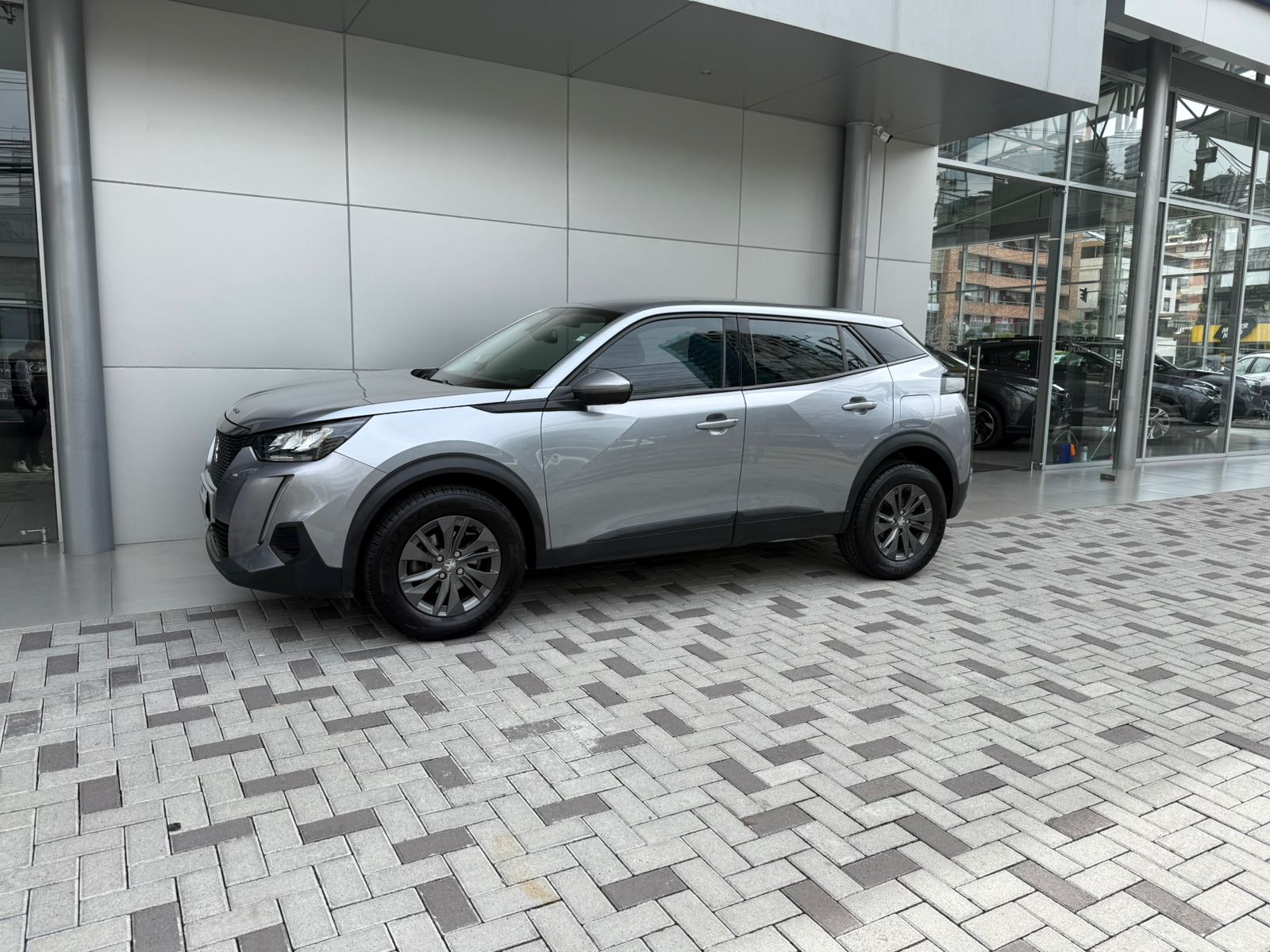 PEUGEOT 2008