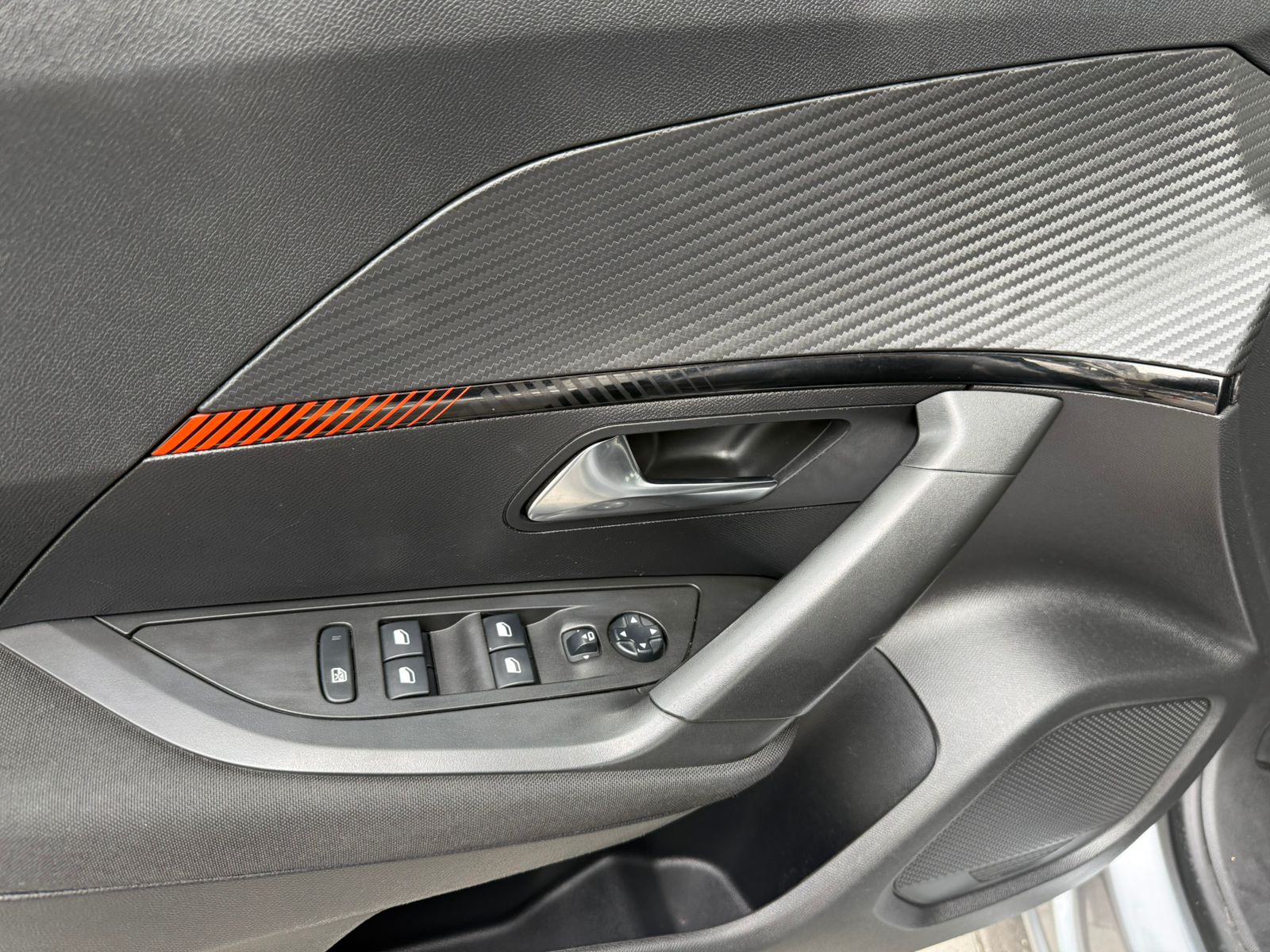 PEUGEOT 2008 - Imagen 6