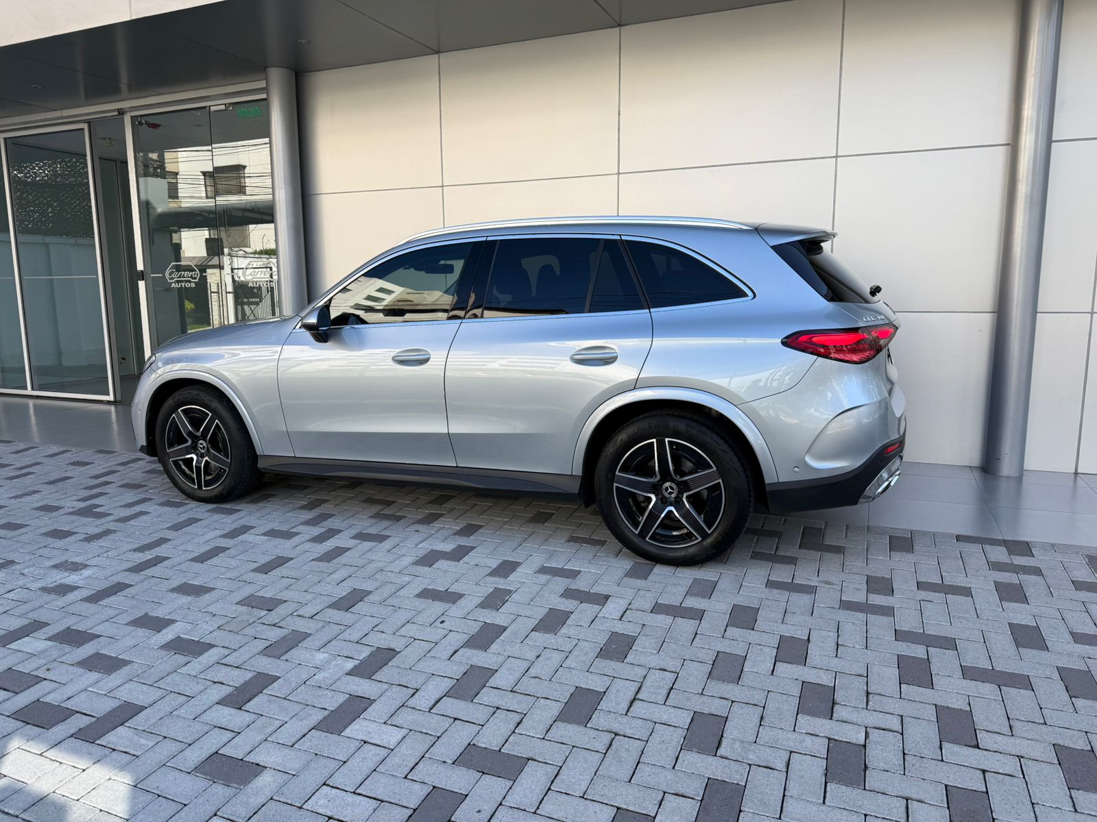 MERCEDES BENZ GLC300 - Imagen 2