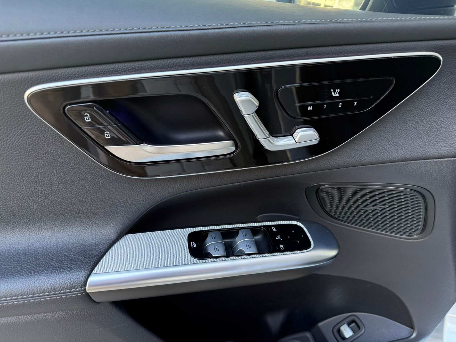 MERCEDES BENZ GLC300 - Imagen 6