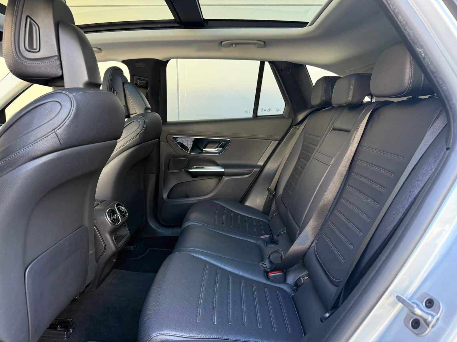 MERCEDES BENZ GLC300 - Imagen 7