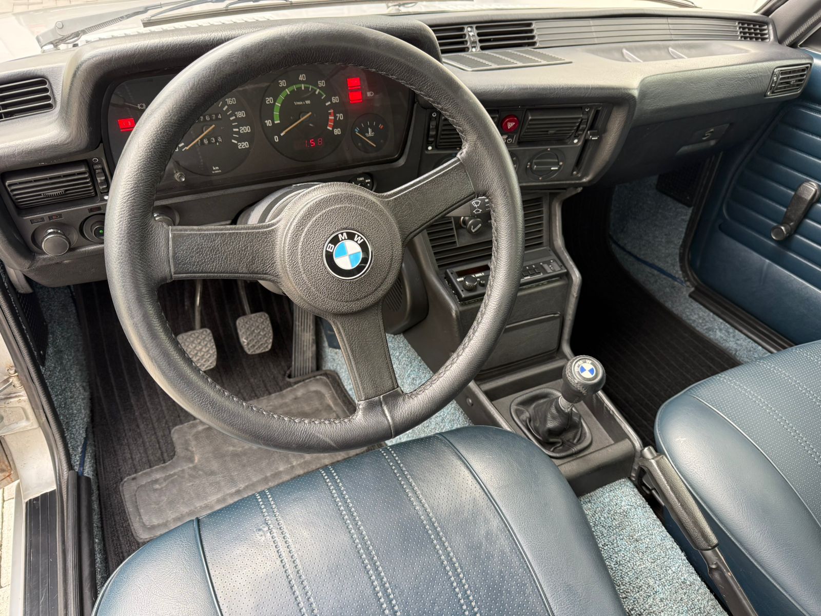 BMW 323 - Imagen 6