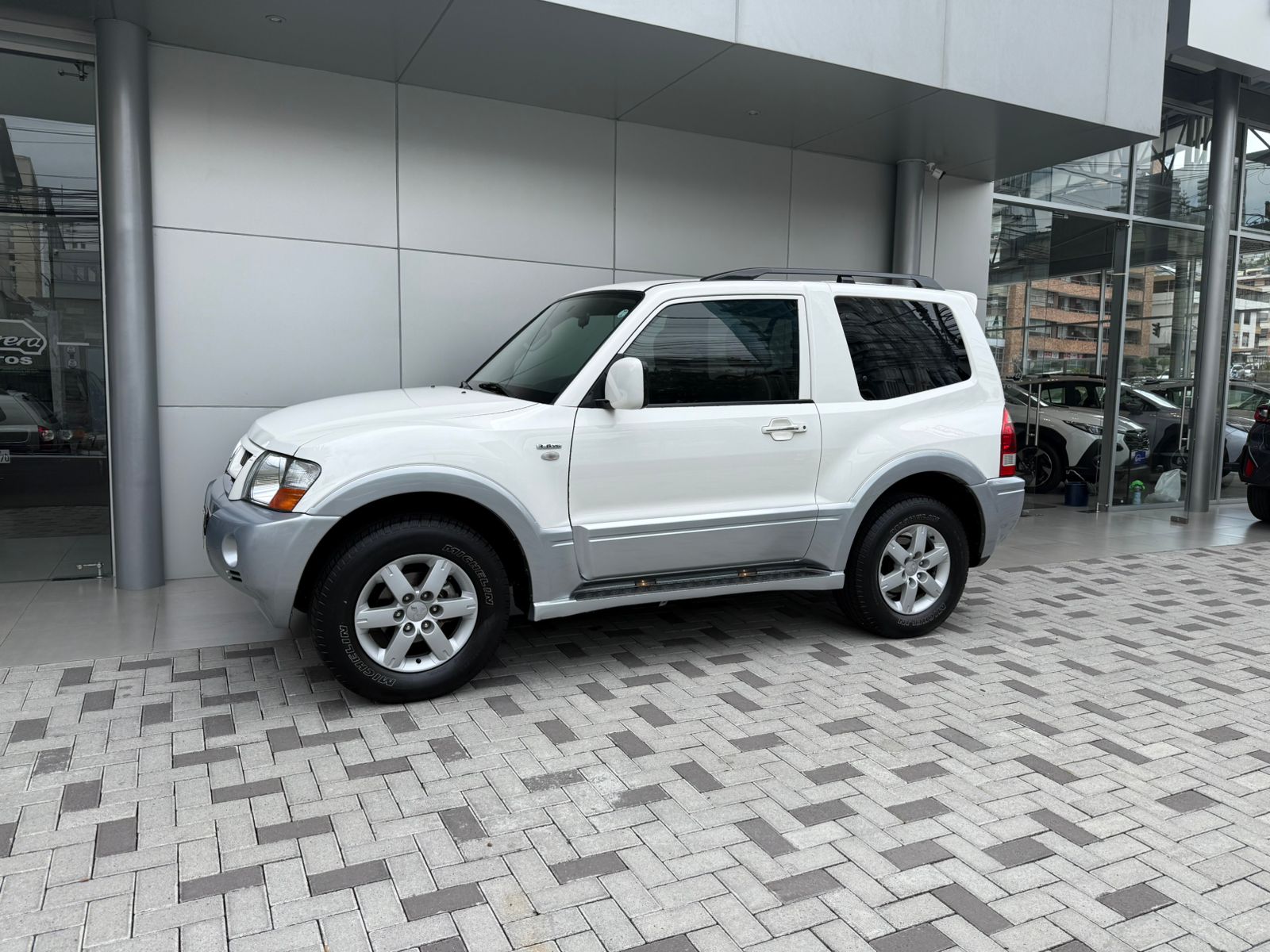 MITSUBISHI MONTERO 3P