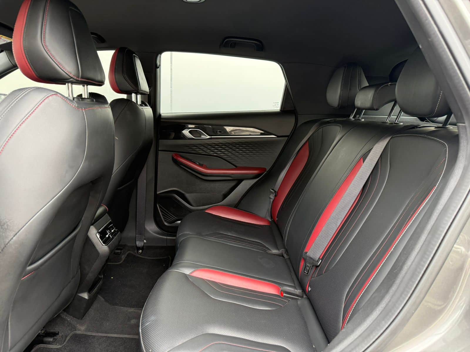 GEELY COOLRAY - Imagen 7