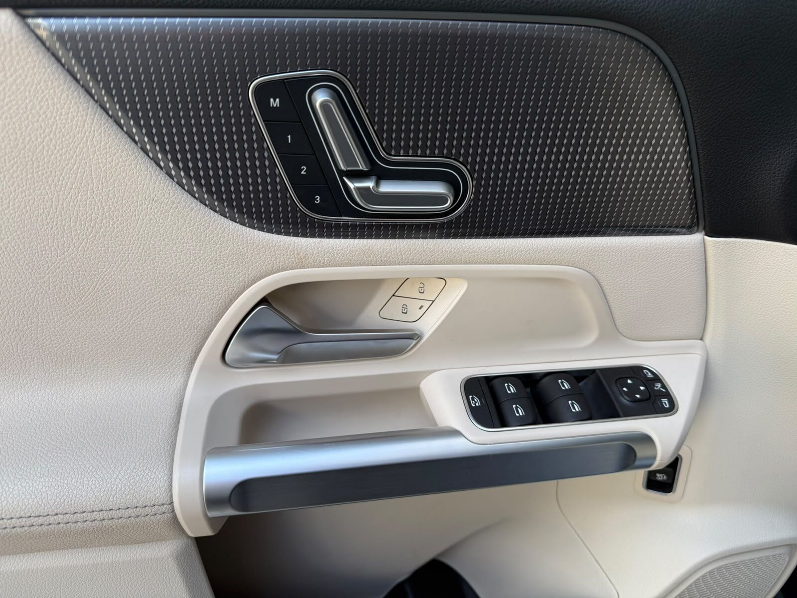 MERCEDES BENZ EQB350 - Imagen 5