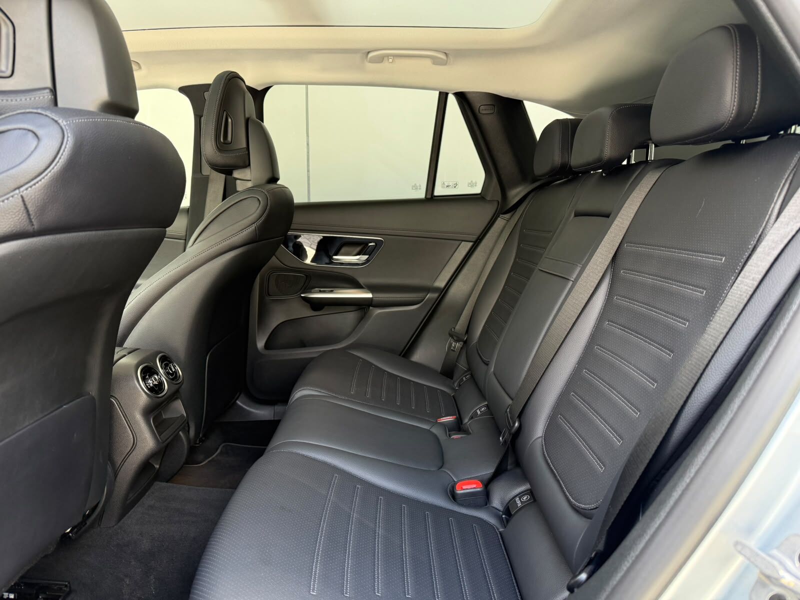MERCEDES BENZ GLC300 - Imagen 7