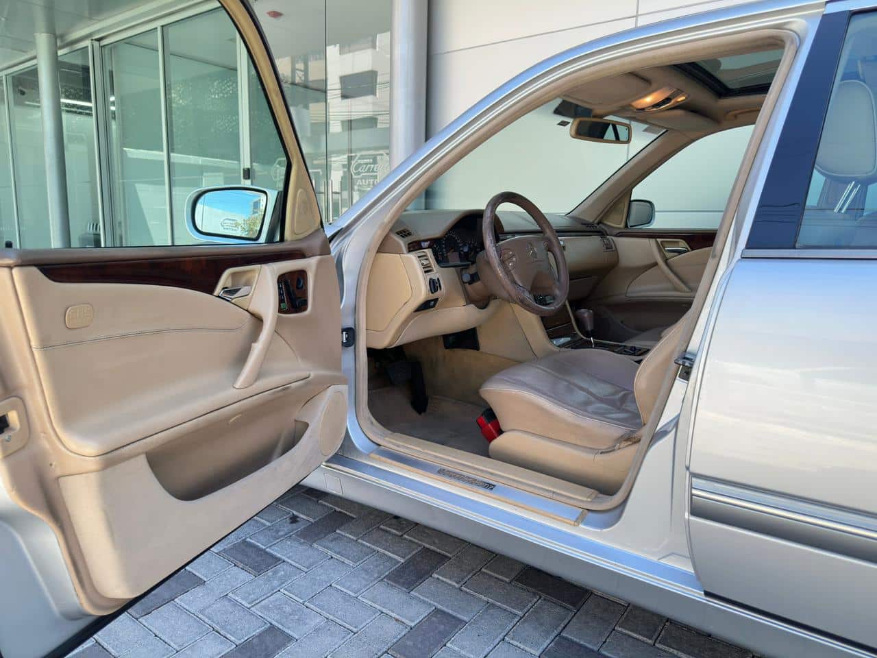 MERCEDES BENZ E320 - Imagen 4